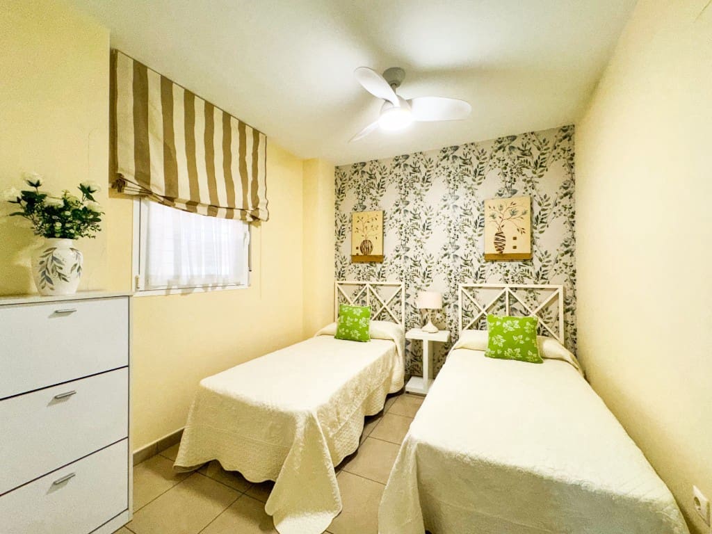 2 bedroom Apartment for sale in Playa Flamenca with pool garage - € 270,000 (Ref: 9500413)