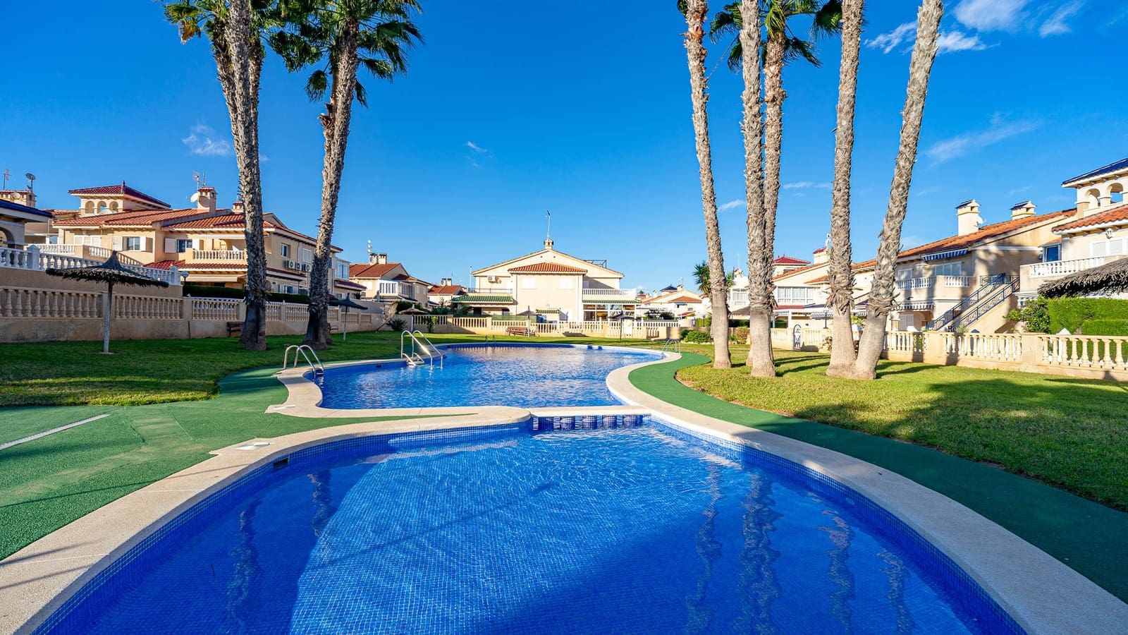 Apartamento de 1 habitación en Orihuela Costa en venta con piscina garaje - 162.000 € (Ref: 9500419)