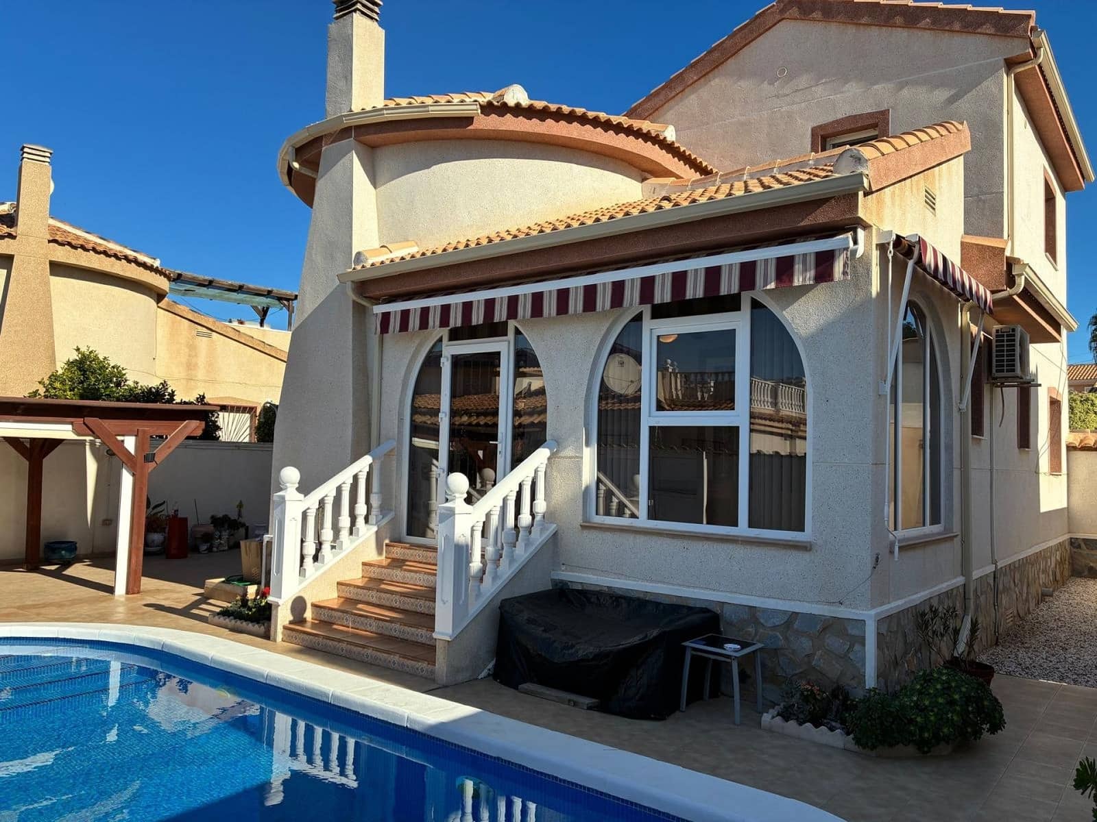 3 bedroom Villa for sale in Rojales with pool - € 298,500 (Ref: 9521854)