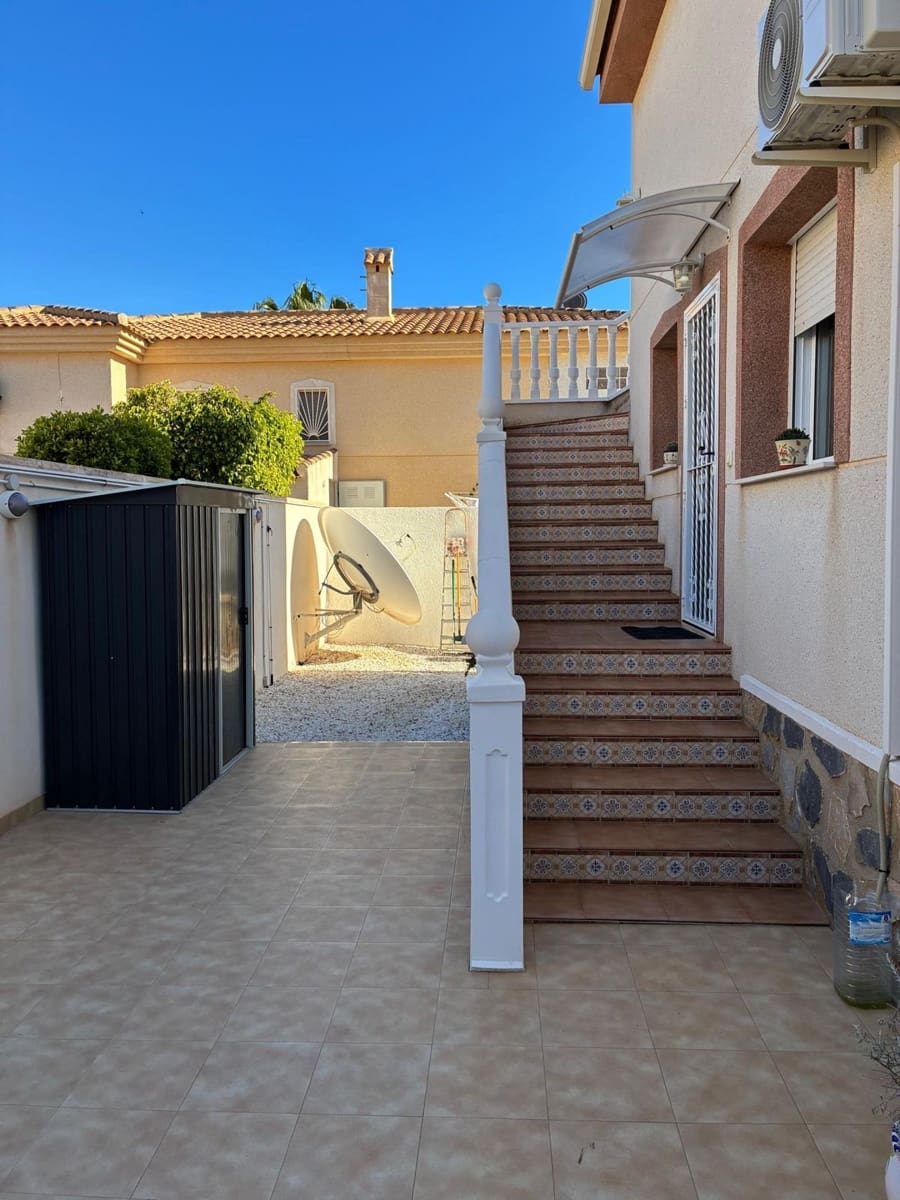 3 bedroom Villa for sale in Rojales with pool - € 298,500 (Ref: 9521854)