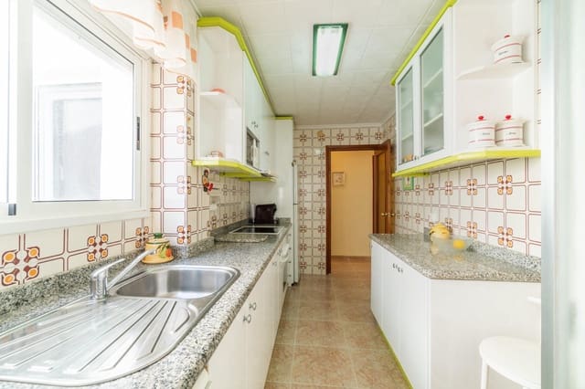 2 bedroom Apartment for sale in Torrevieja - € 149,000 (Ref: 9528914)