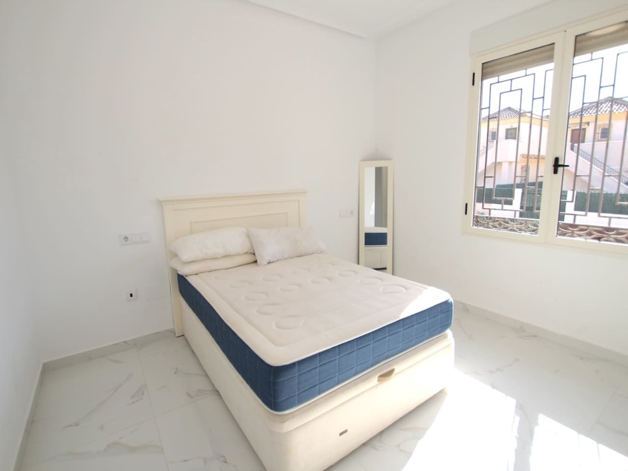 6 soverom Villa til salgs i Lo Crispin med svømmebasseng - € 395 000 (Ref: 9541909)