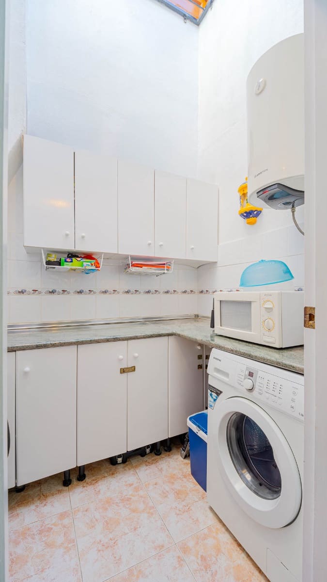 3 sypialnia Dom na sprzedaż w Playa Flamenca z basenem garażem - 269 000 € (Ref: 9544552)