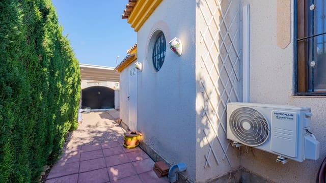 3 sypialnia Dom na sprzedaż w Playa Flamenca, Orihuela z basenem garażem - 269 000 € (Ref: 9544552)