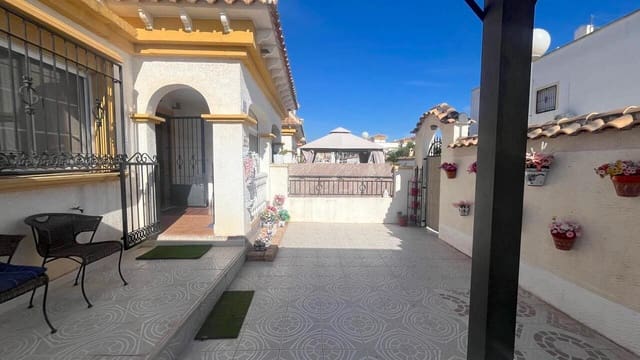 3 bedroom Townhouse for sale in Torrevieja with pool garage - € 215,000 (Ref: 9559878)