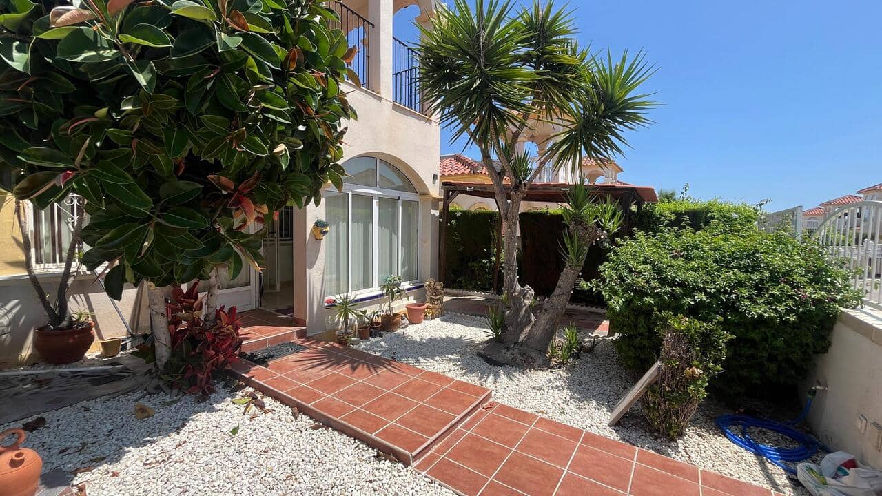 3 soveværelse Villa til salg i Algorfa med swimmingpool - € 207.000 (Ref: 9559880)