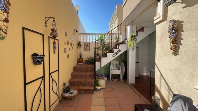 2 bedroom Townhouse for sale in Algorfa with pool garage - € 150,000 (Ref: 9559883)