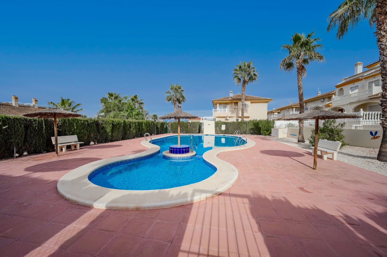 Pareado de 3 habitaciones en Benijófar en venta con piscina - 249.950 € (Ref: 9562229)