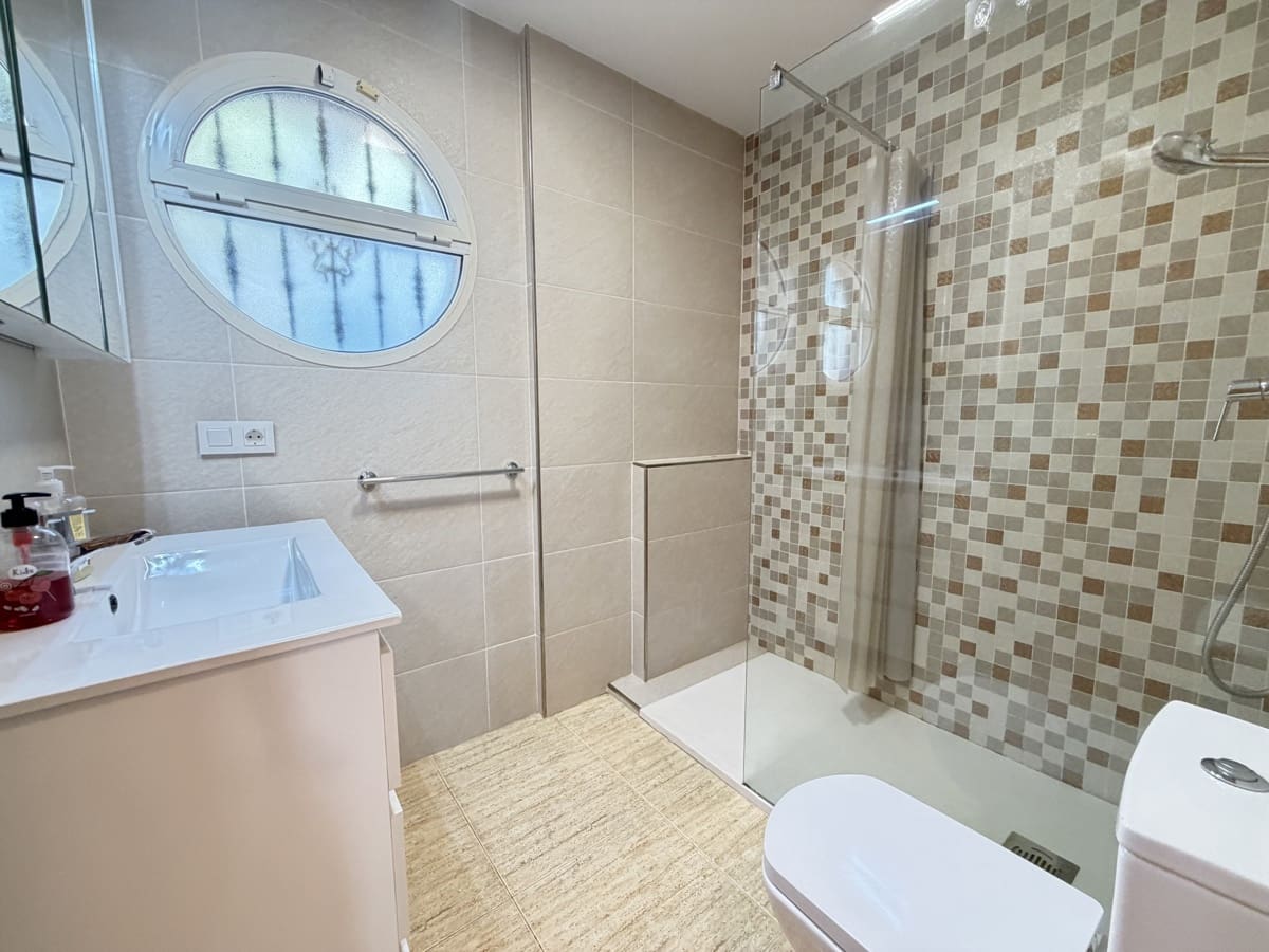 3 bedroom Villa for sale in Villamartin with pool - € 375,000 (Ref: 9570103)