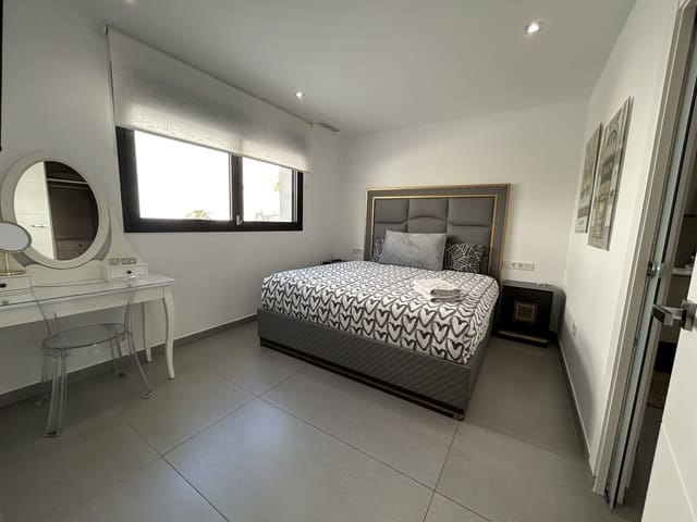 5 quarto Moradia para venda em Los Balcones com piscina garagem - 950 000 € (Ref: 9570108)