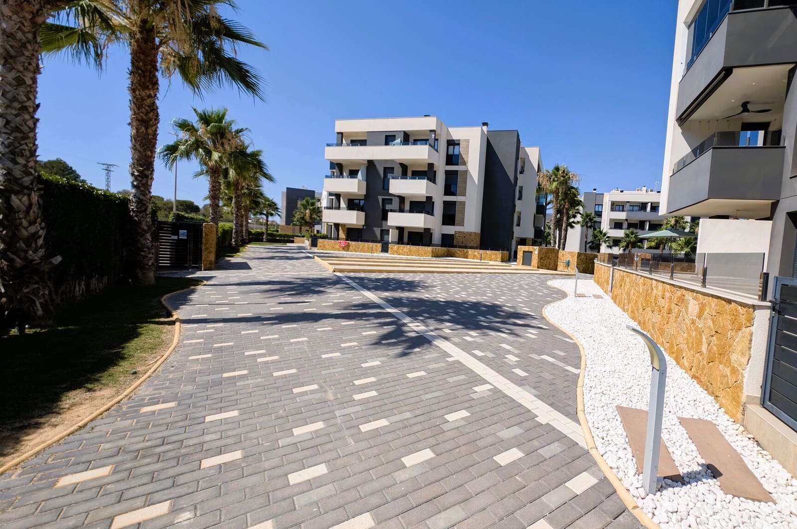 2 soverom Leilighet til salgs i Villamartin med svømmebasseng garasje - € 244 000 (Ref: 9588168)