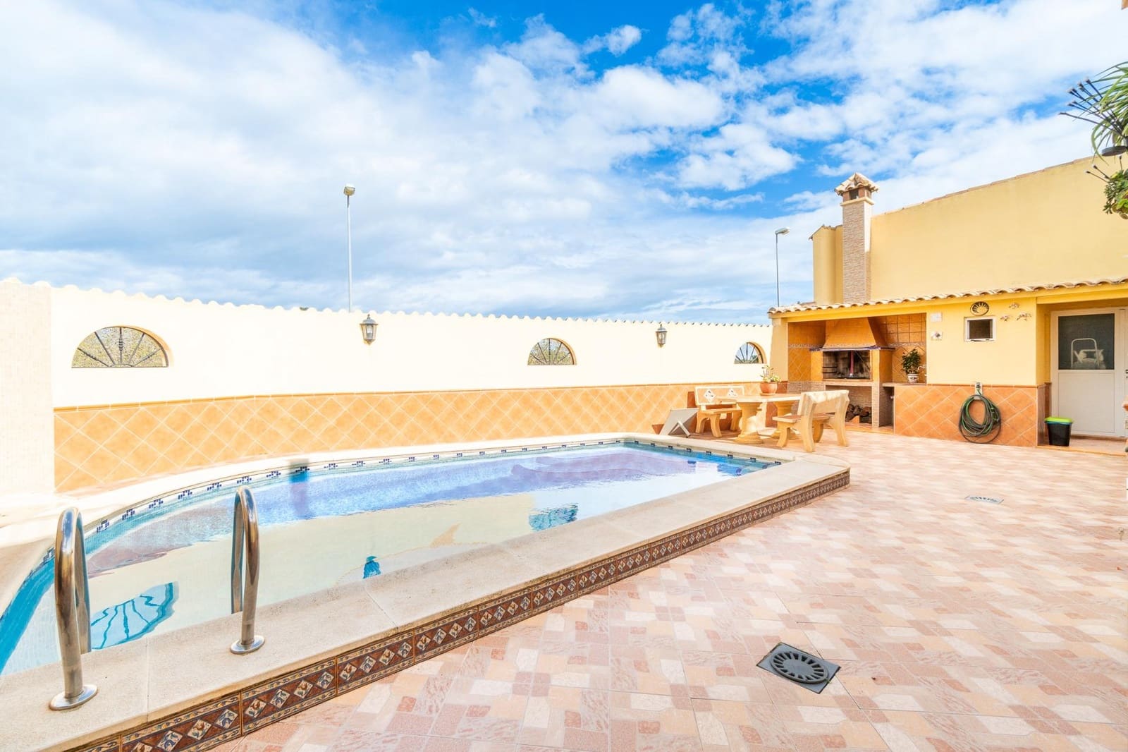 5 soveværelse Byhus til salg i San Miguel de Salinas med swimmingpool garage - € 249.000 (Ref: 9603514)