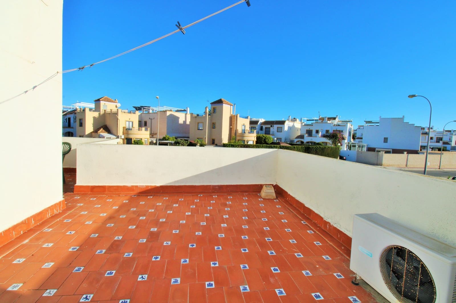 3 makuuhuone Omakotitalo myytävänä paikassa Playa Flamenca mukana uima-altaan - 249 000 € (Ref: 9603517)