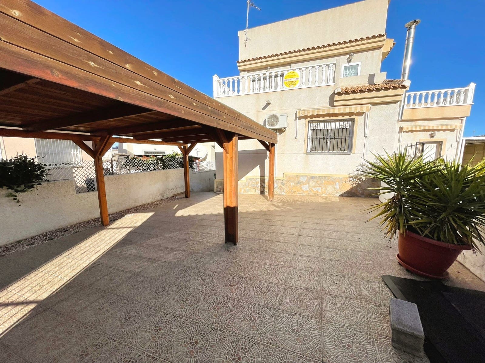 Chalet de 3 habitaciones en Ciudad Quesada en venta con piscina garaje - 295.000 € (Ref: 9603628)