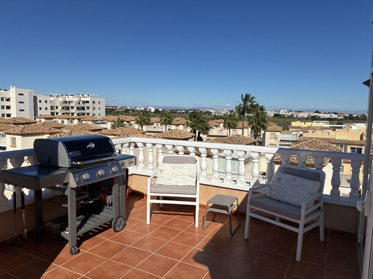 2 soverom Hus til salgs i Orihuela Costa med svømmebasseng garasje - € 339 000 (Ref: 9614593)