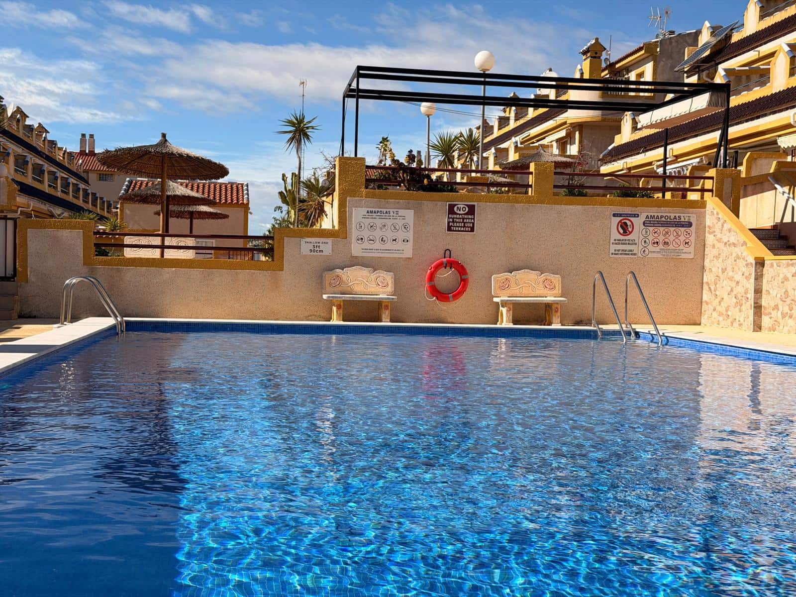 3 soveværelse Byhus til salg i Playa Flamenca med swimmingpool garage - € 177.000 (Ref: 9614594)
