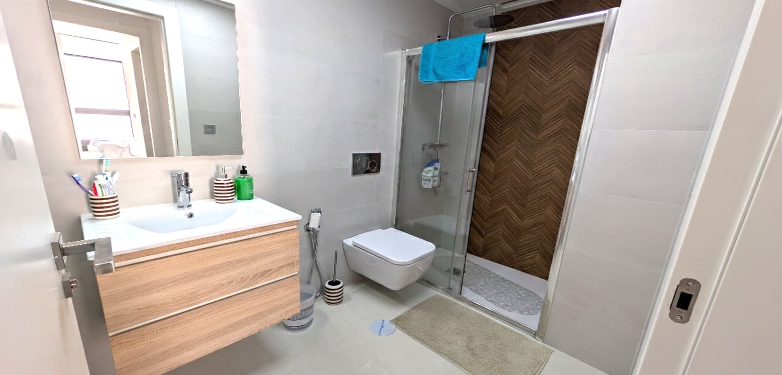 2 bedroom Apartment for sale in Torrevieja with pool - € 224,950 (Ref: 9614595)