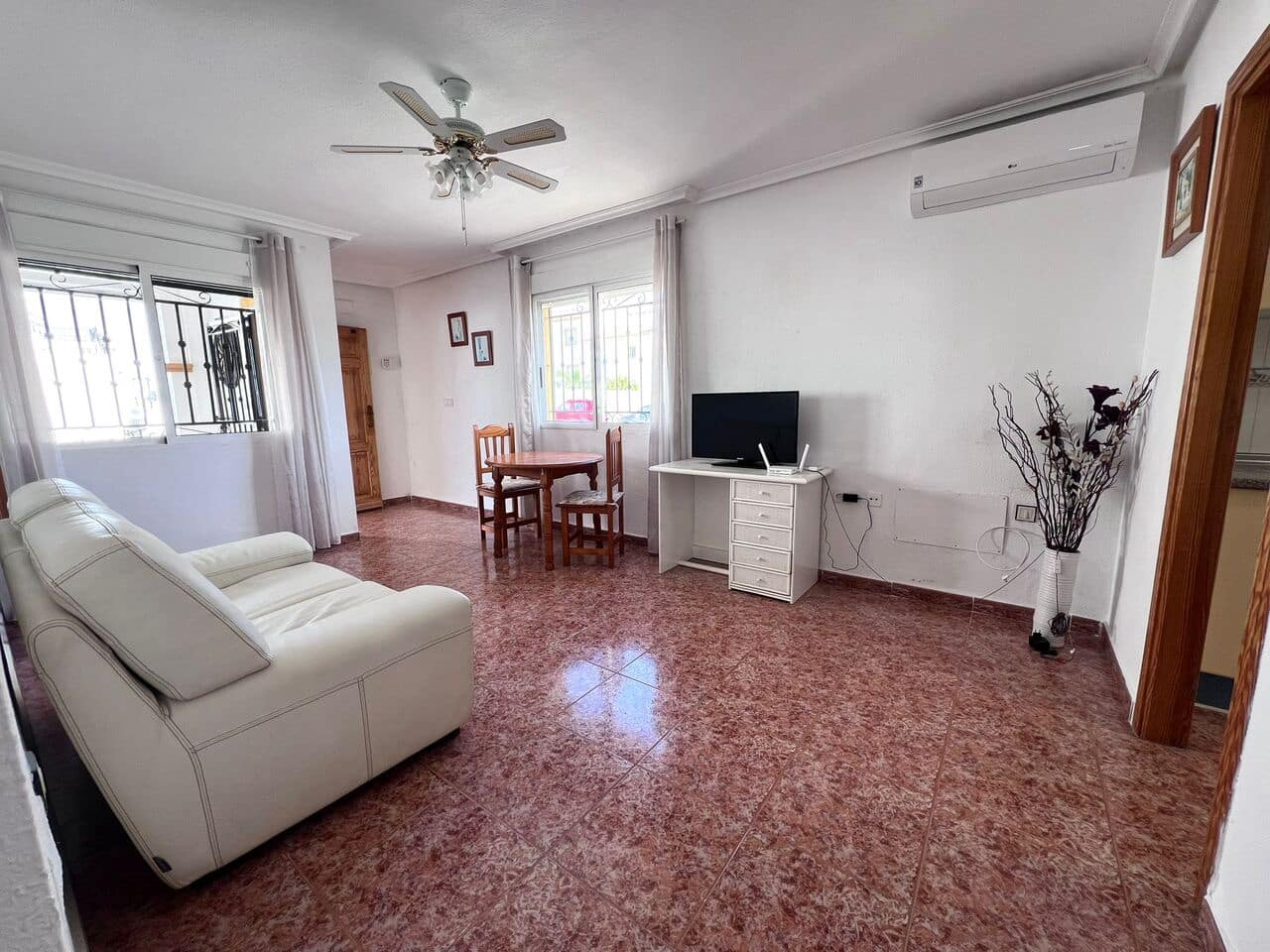 2 soveværelse Lejlighed til salg i Vistabella med swimmingpool garage - € 125.000 (Ref: 9615623)