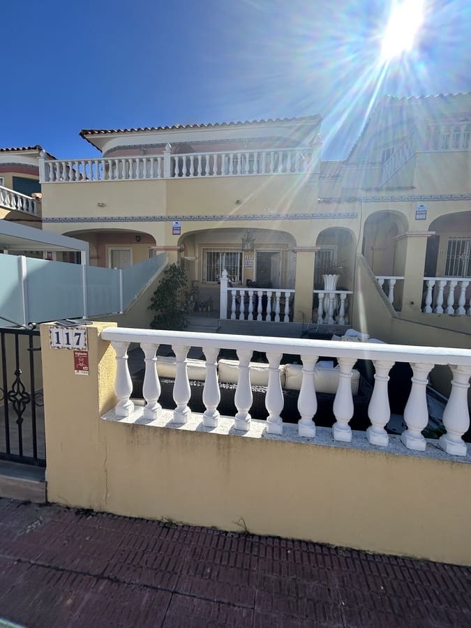 3 soverom Hus til salgs i Villamartin med svømmebasseng - € 199 995 (Ref: 9622055)