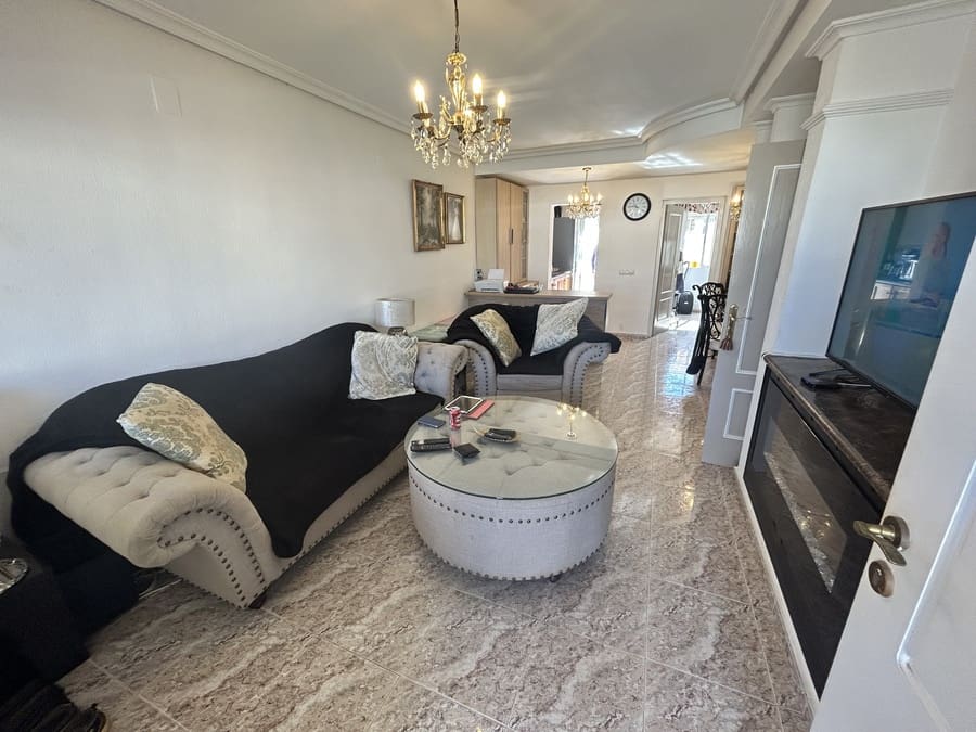 3 soverom Hus til salgs i Villamartin med svømmebasseng - € 199 995 (Ref: 9622055)