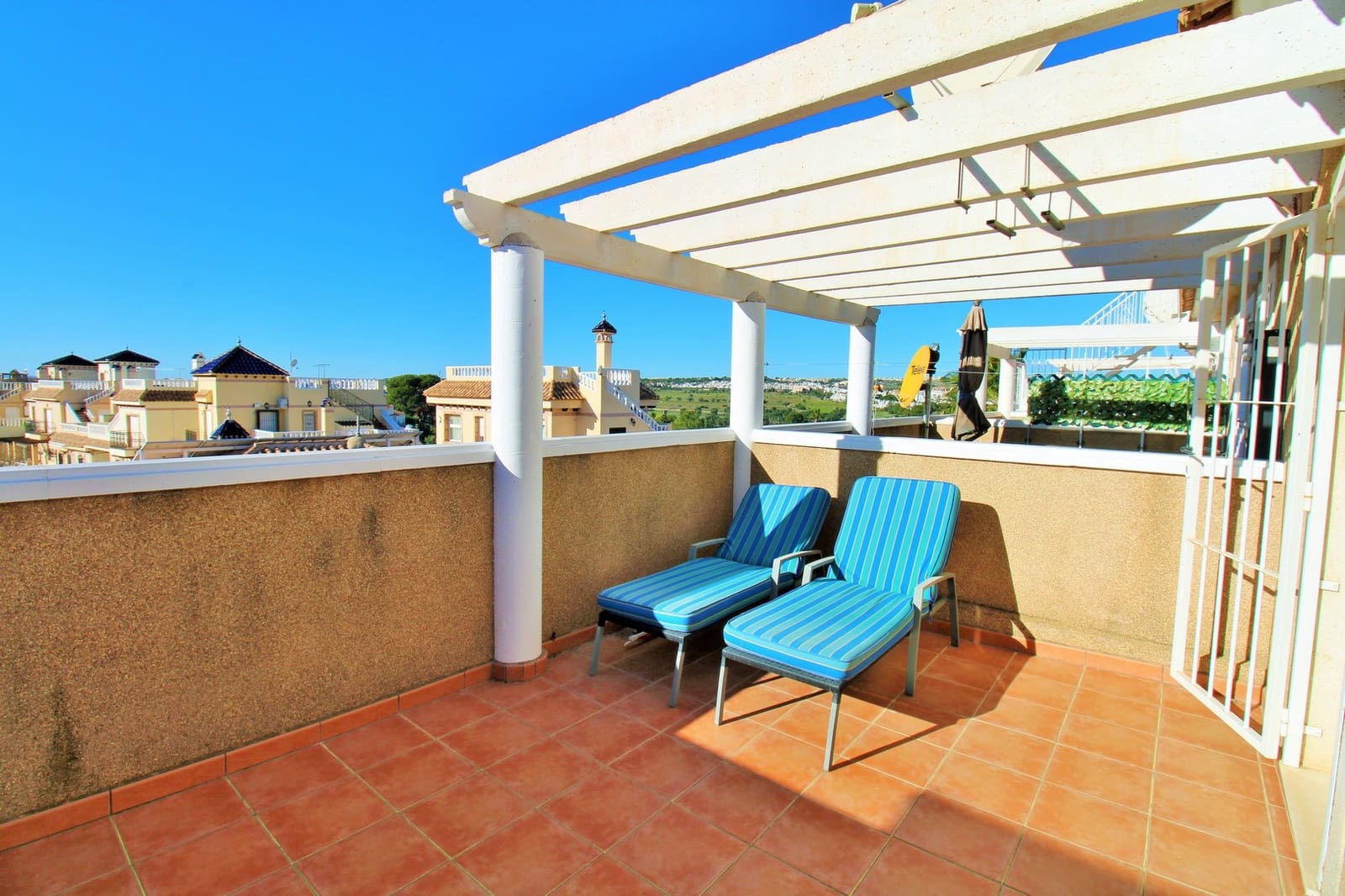 Casa de 3 habitaciones en Playa Flamenca en venta con piscina - 234.900 € (Ref: 9626611)