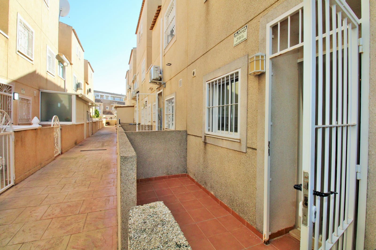 Casa de 3 habitaciones en Playa Flamenca en venta con piscina - 234.900 € (Ref: 9626611)