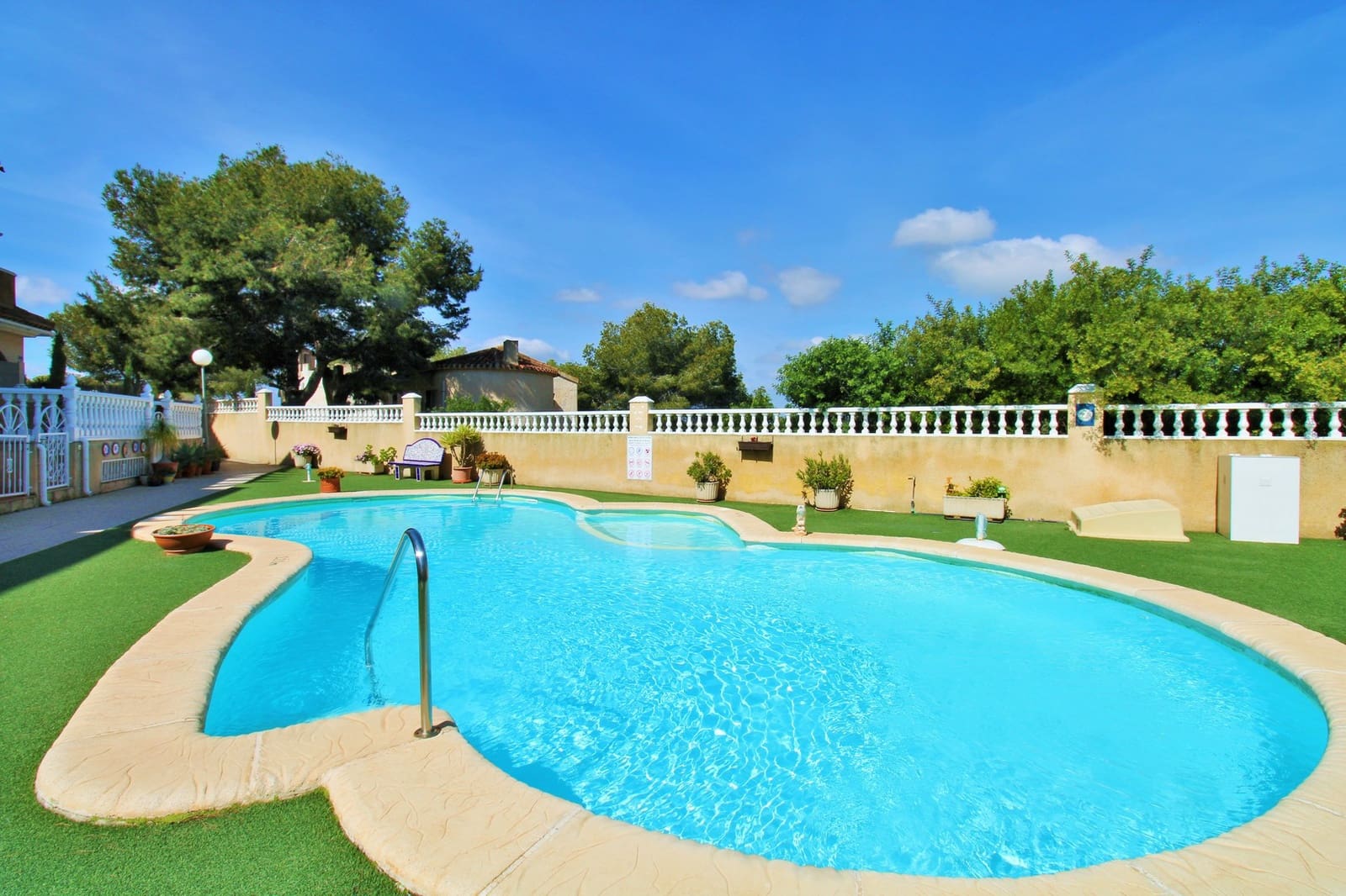 3 bedroom Townhouse for sale in Playa Flamenca with pool - € 224,950 (Ref: 9626611)