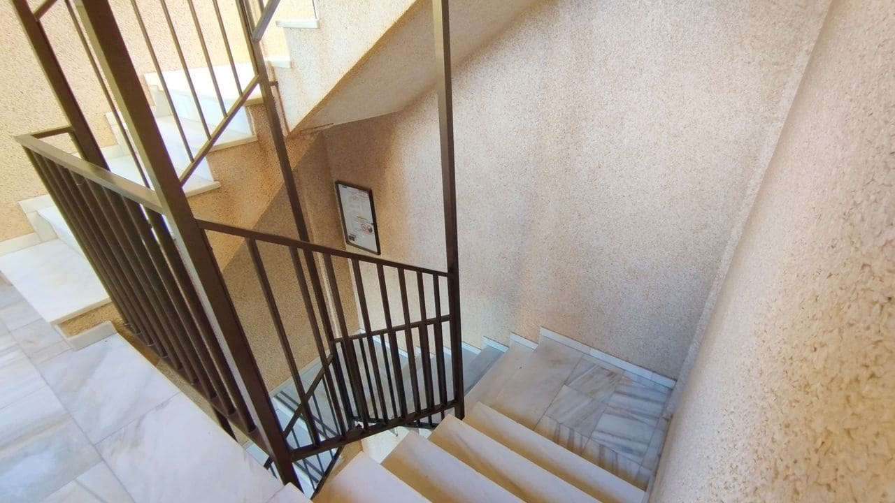 Apartment for sale in Torrevieja - € 65,000 (Ref: 9626613)