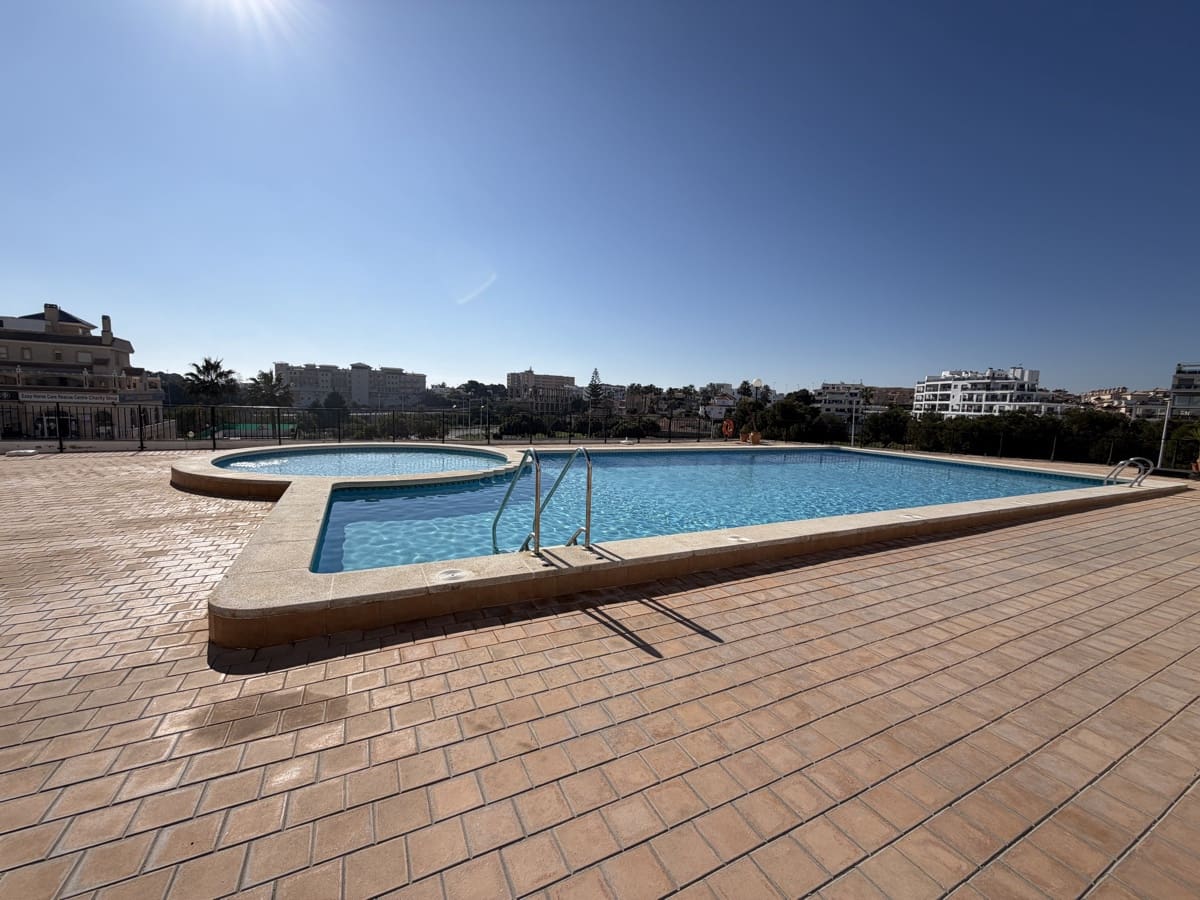 2 sovrum Lägenhet till salu i La Zenia med pool - 190 000 € (Ref: 9638062)