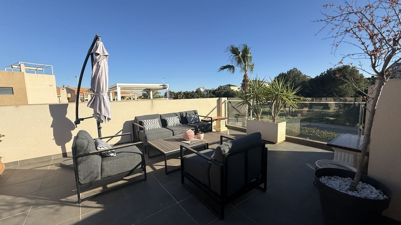 3 soveværelse Villa til salg i La Zenia med swimmingpool - € 499.999 (Ref: 9639776)