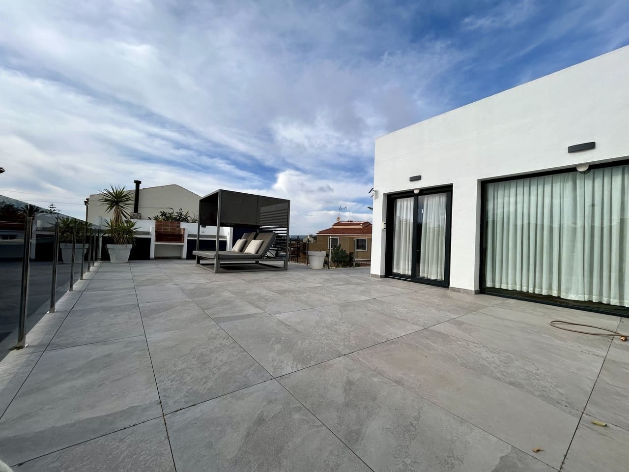 Chalet de 3 habitaciones en Los Balcones en venta con piscina - 1.320.000 € (Ref: 9639780)