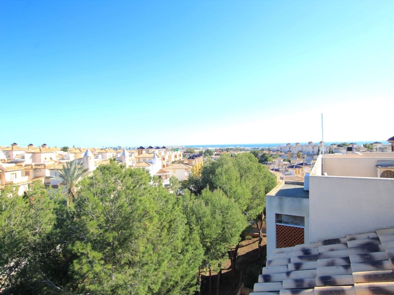 2 bedroom Apartment for sale in Cabo Roig - € 149,000 (Ref: 9645630)