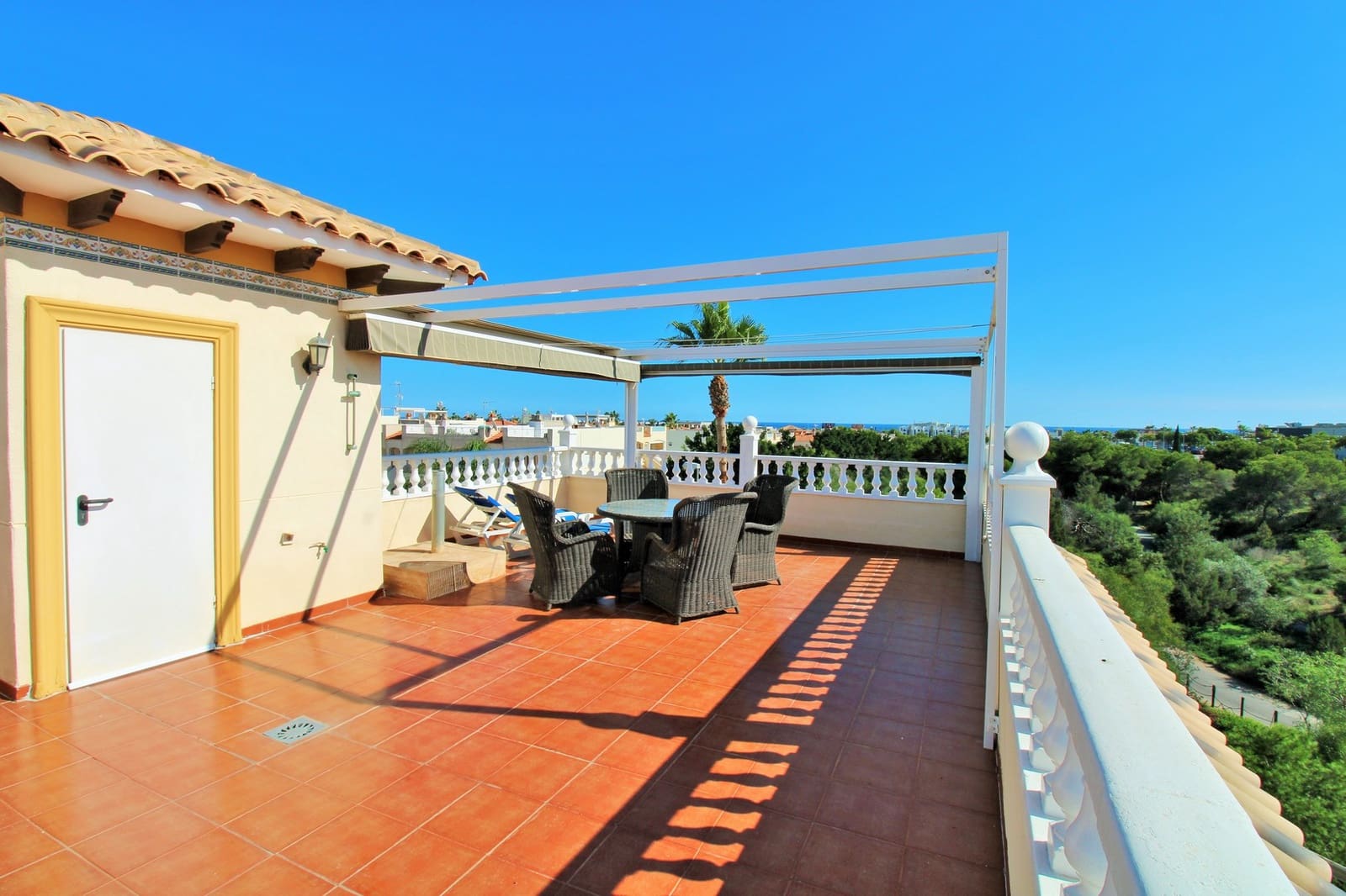 4 camera da letto Villa in vendita in Playa Flamenca con piscina - 379.000 € (Rif: 9646787)