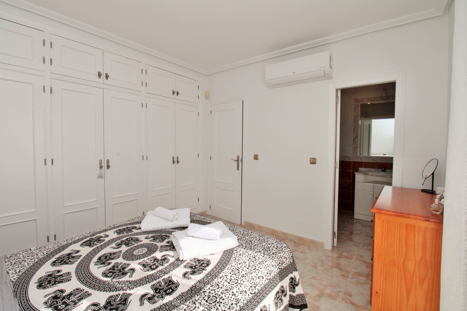 4 camera da letto Villa in vendita in Playa Flamenca con piscina - 379.000 € (Rif: 9646787)