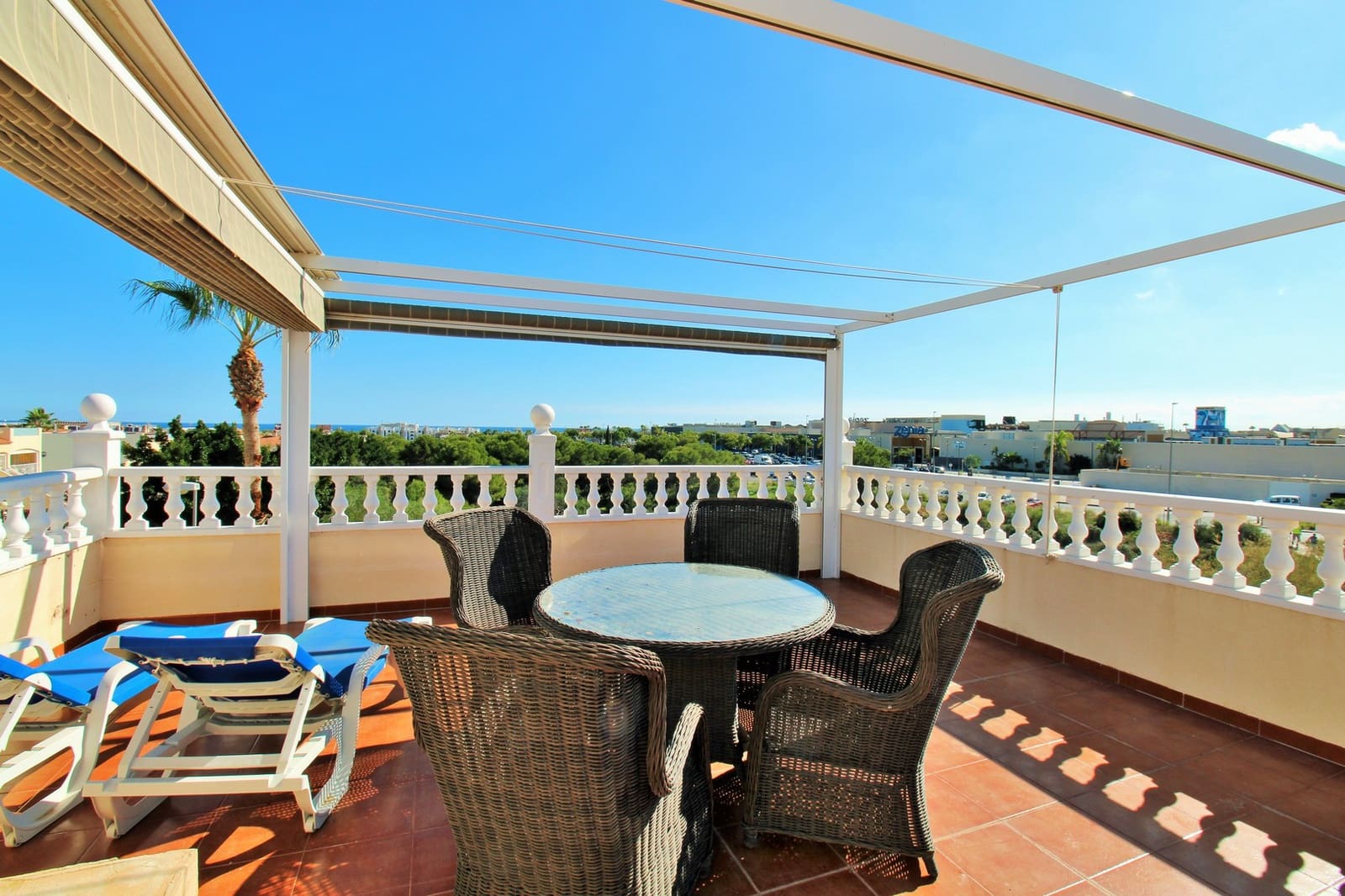 4 camera da letto Villa in vendita in Playa Flamenca con piscina - 379.000 € (Rif: 9646787)