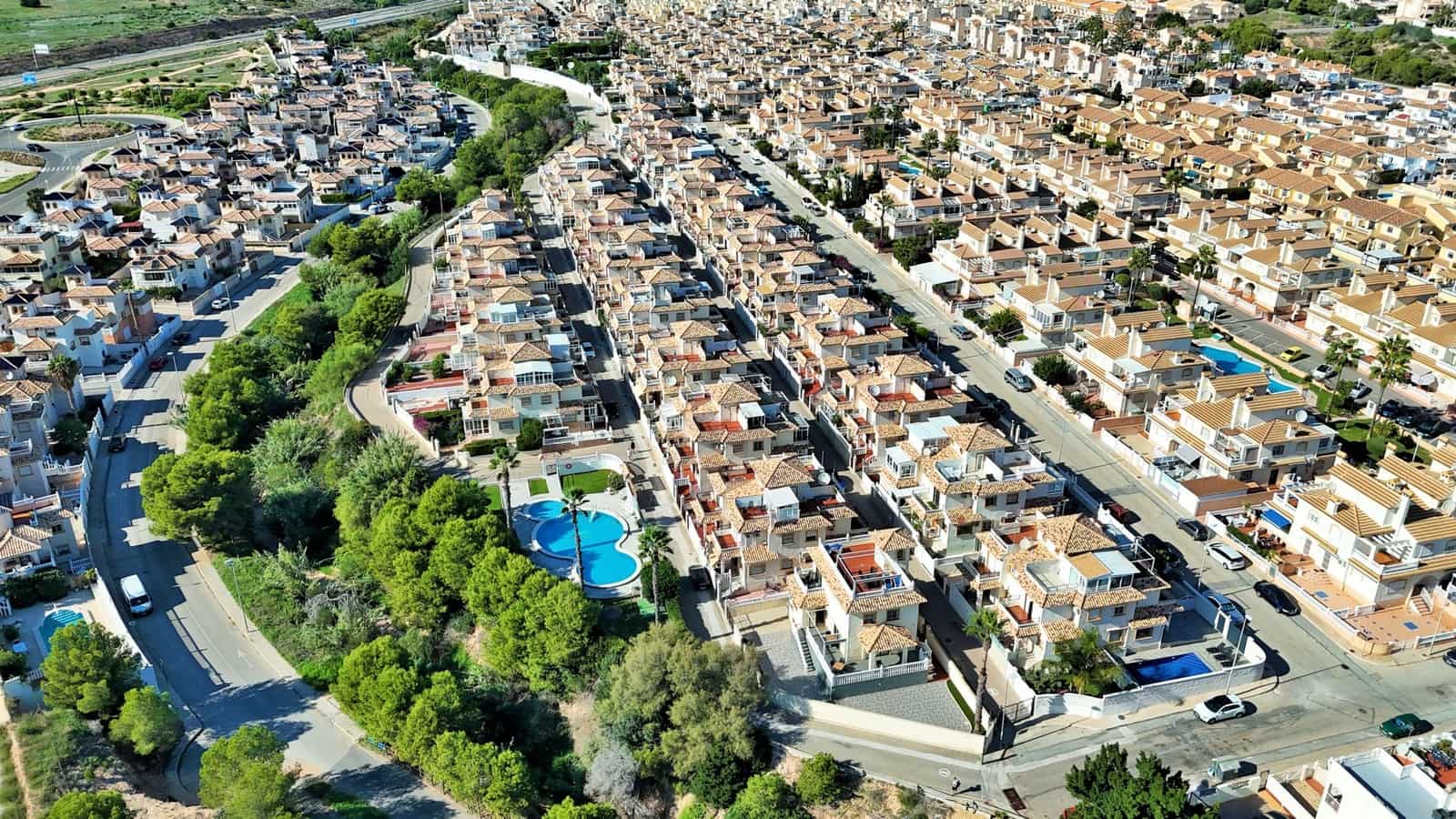 4 camera da letto Villa in vendita in Playa Flamenca con piscina - 379.000 € (Rif: 9646787)