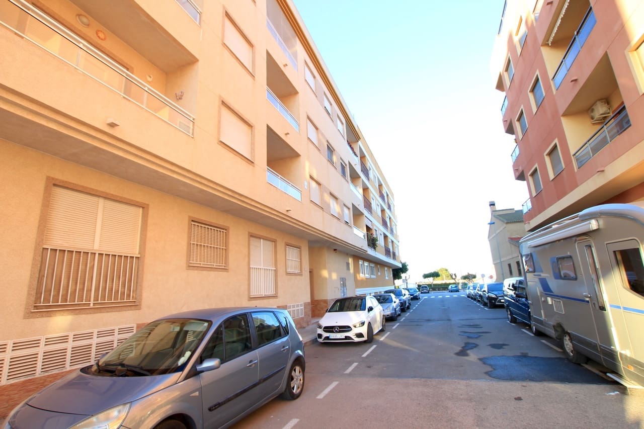 2 bedroom Apartment for sale in Los Palacios - € 94,500 (Ref: 9650875)