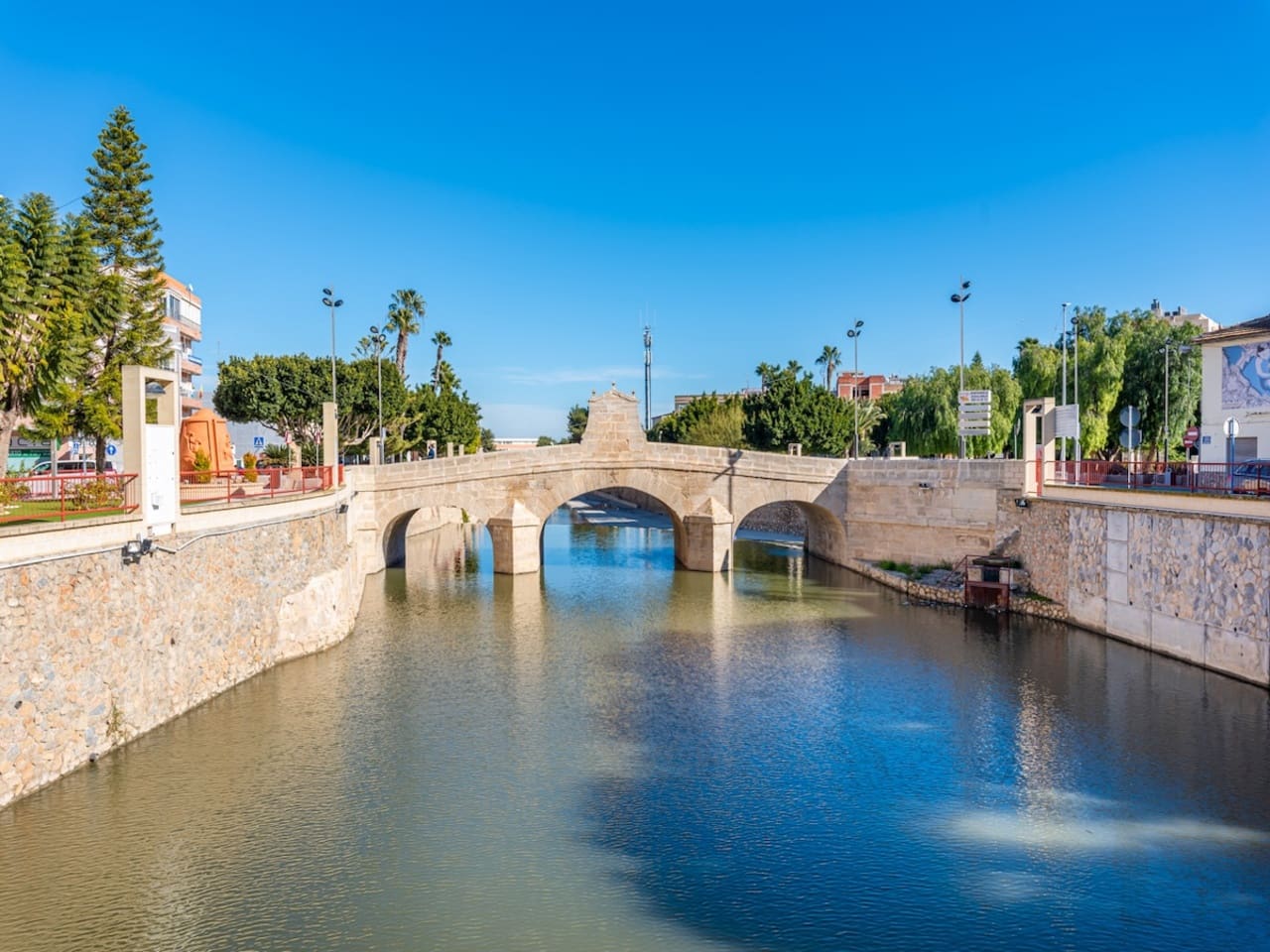 2 bedroom Apartment for sale in Los Palacios - € 94,500 (Ref: 9650875)