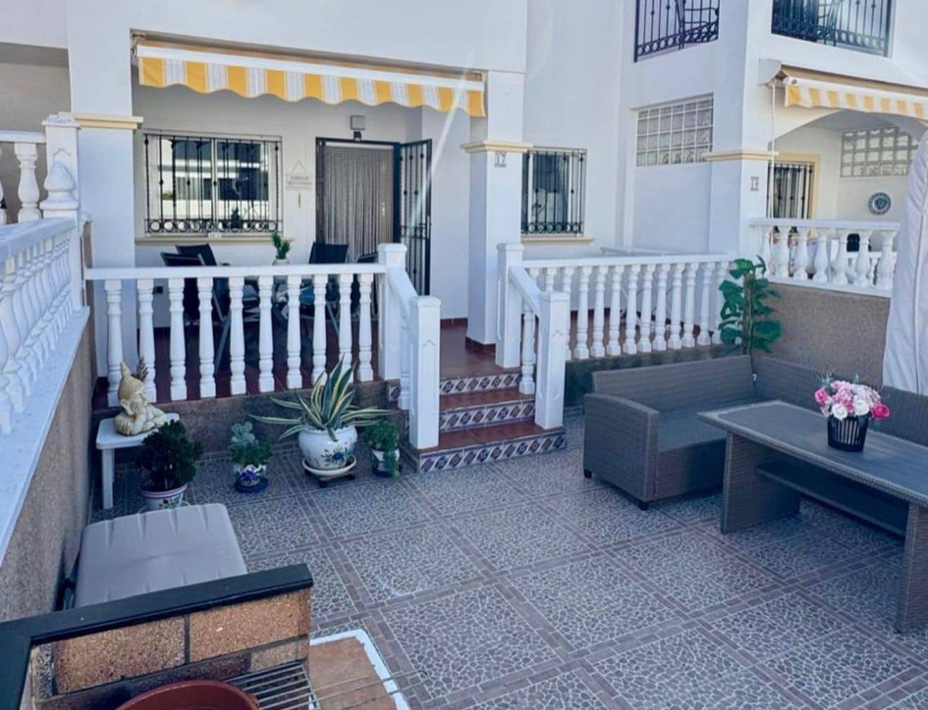 2 bedroom Bungalow for sale in Orihuela Costa with pool - € 174,900 (Ref: 9650879)
