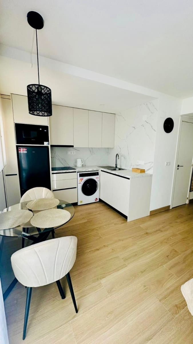 Apartamento para venda em Torrevieja - 115 000 € (Ref: 9650880)