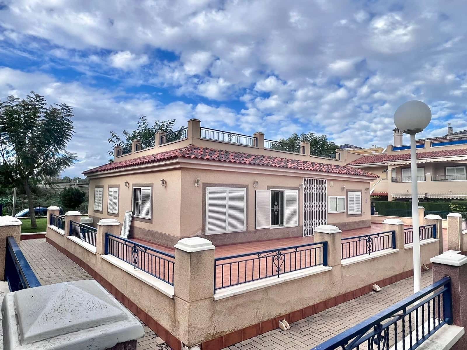 2 slaapkamer Bungalow te koop in Pilar de la Horadada met zwembad garage - € 220.000 (Ref: 9653044)