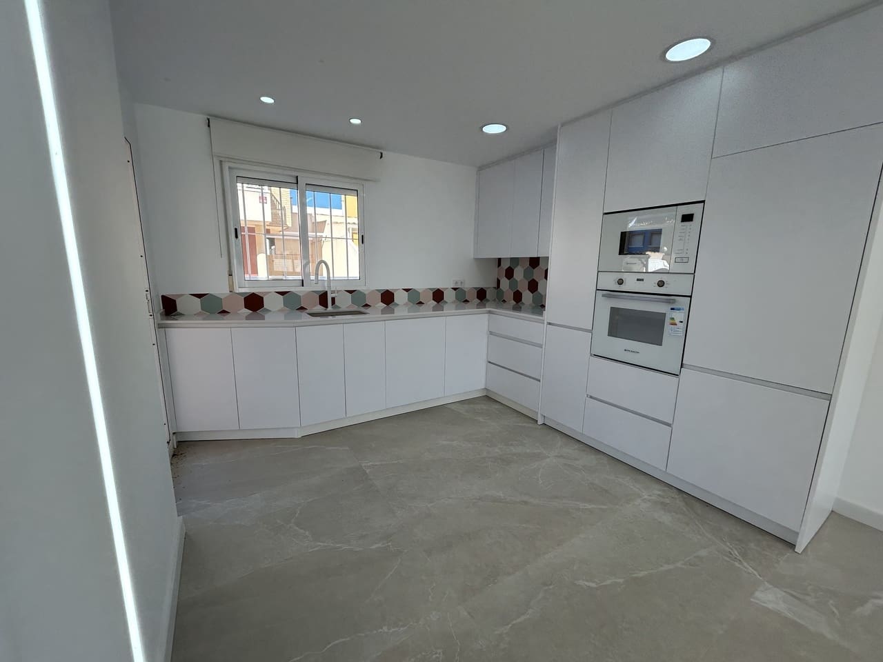 2 bedroom Apartment for sale in Pilar de la Horadada with pool garage - € 225,000 (Ref: 9657057)