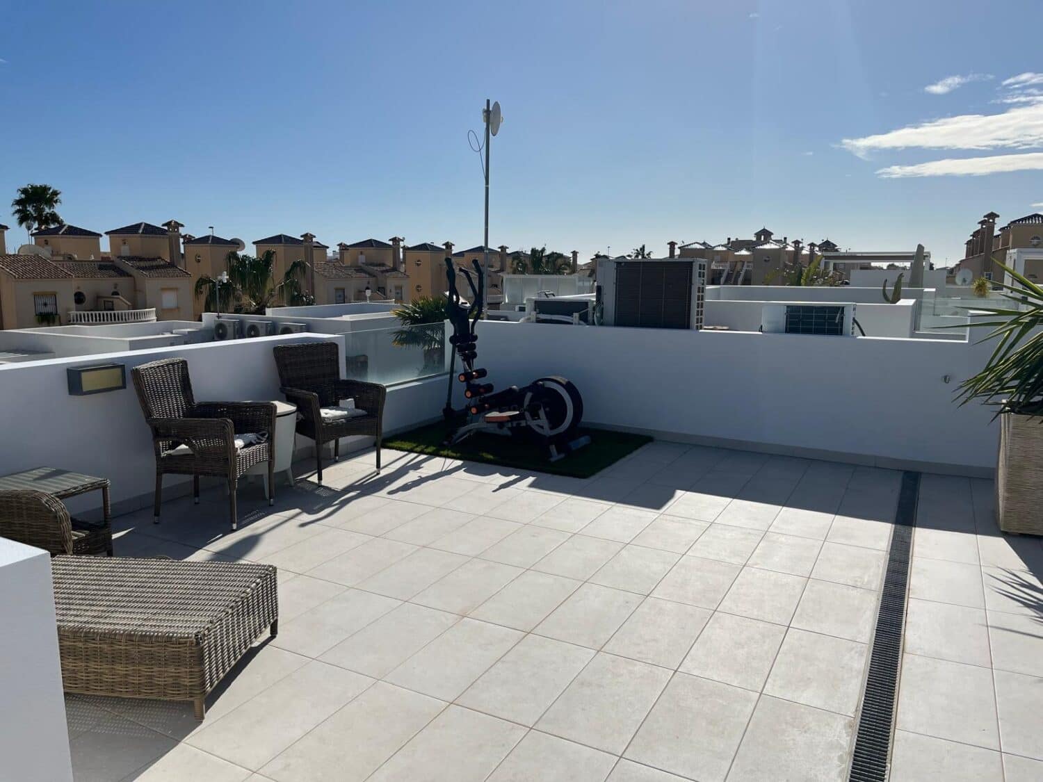 Chalet de 3 habitaciones en Orihuela Costa en venta con piscina - 360.000 € (Ref: 9660614)