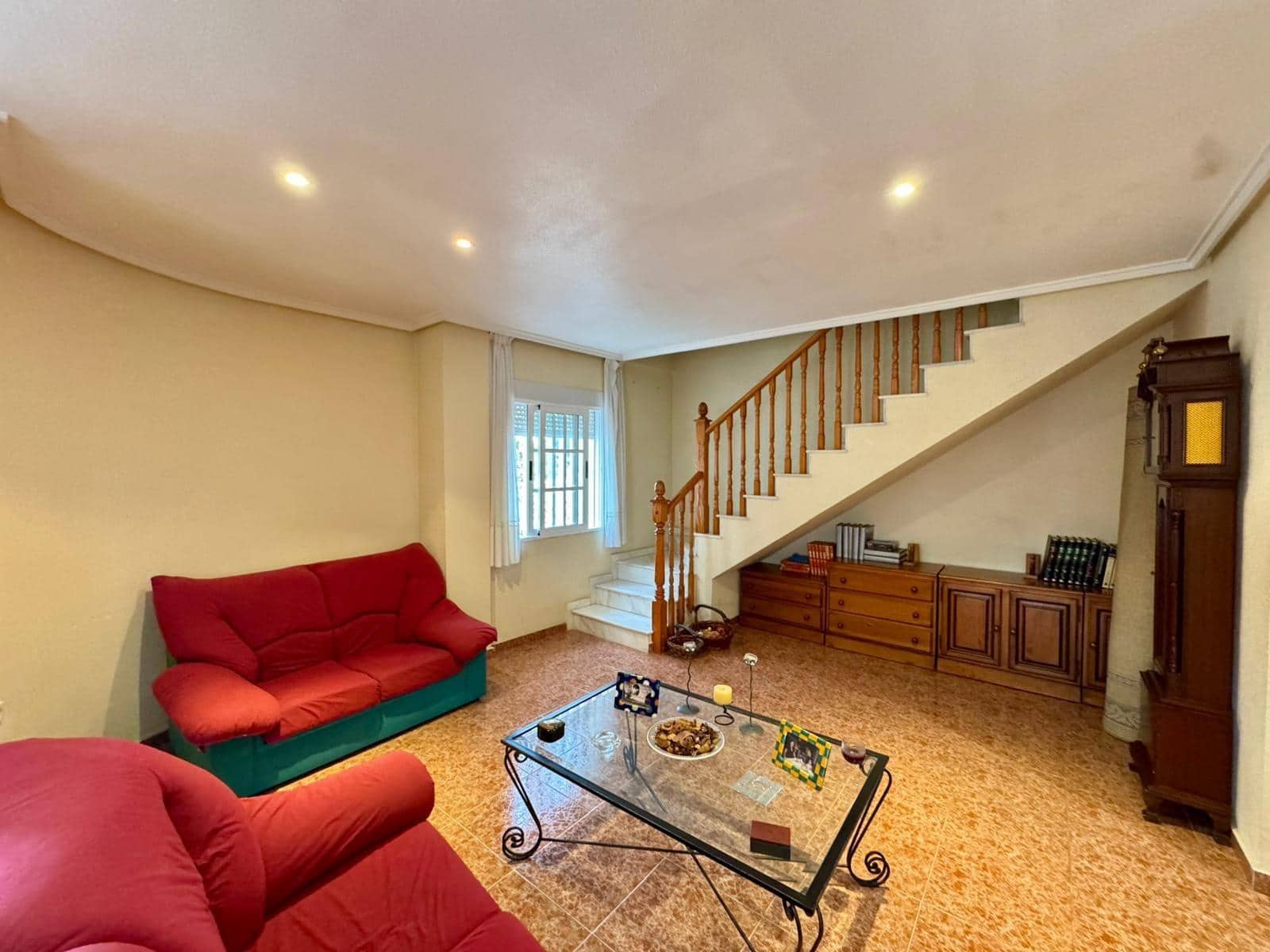 3 sypialnia Willa na sprzedaż w Torrevieja z basenem garażem - 330 000 € (Ref: 9671133)