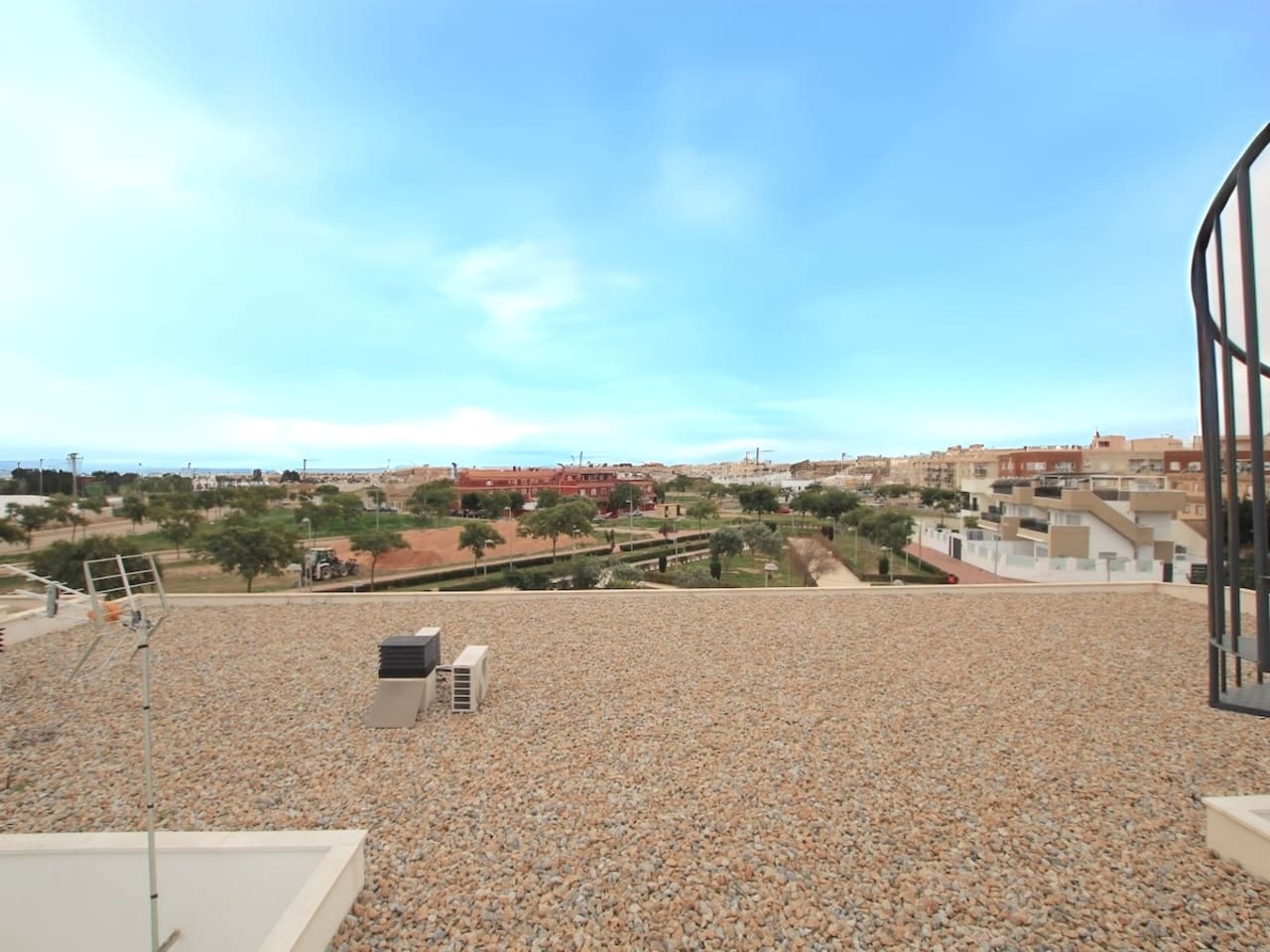 3 bedroom Villa for sale in Pilar de la Horadada with pool - € 345,000 (Ref: 9671136)