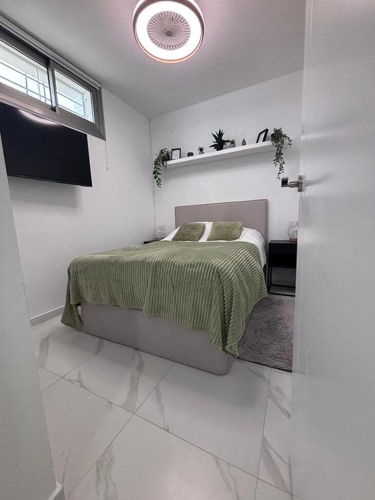 Chalet de 5 habitaciones en Villamartin en venta con piscina - 595.000 € (Ref: 9687665)