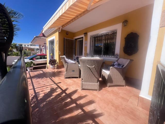 Bungalow de 3 habitaciones en Vistabella, Orihuela en venta con piscina - 239.900 € (Ref: 9698766)