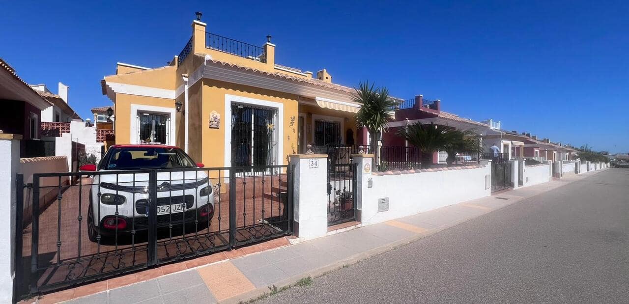 Bungalow de 3 habitaciones en Vistabella en venta con piscina - 239.900 € (Ref: 9698766)