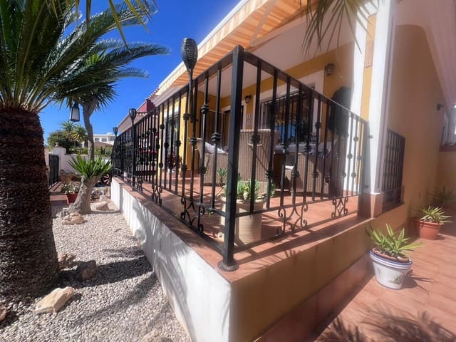 Bungalow de 3 habitaciones en Vistabella, Orihuela en venta con piscina - 239.900 € (Ref: 9698766)