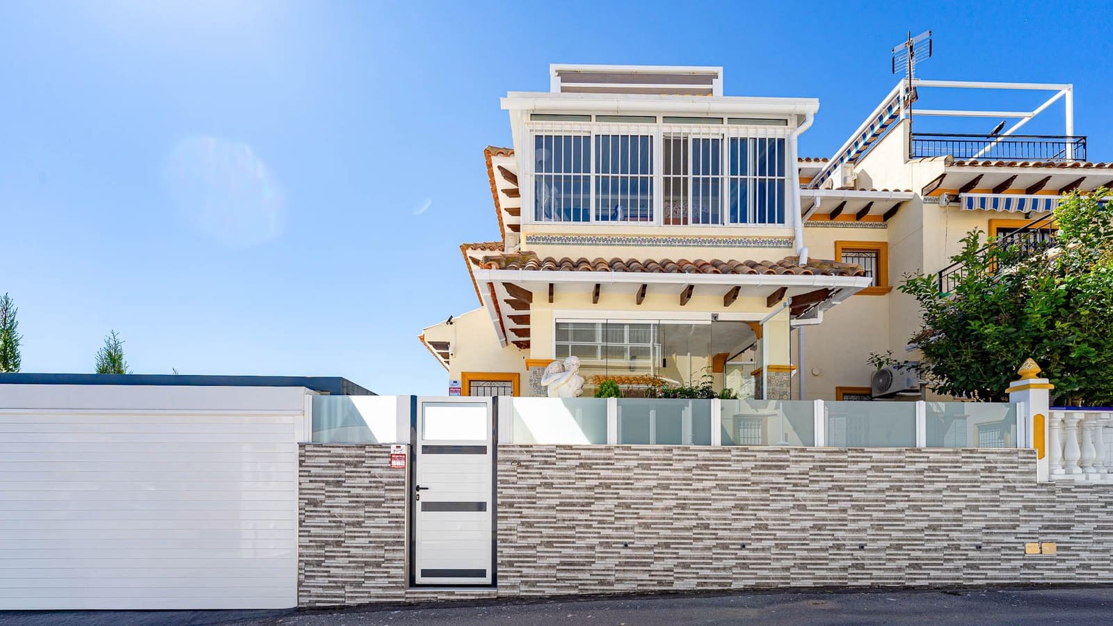 2 quarto Moradia Geminada para venda em Orihuela Costa com piscina - 249 000 € (Ref: 9699847)